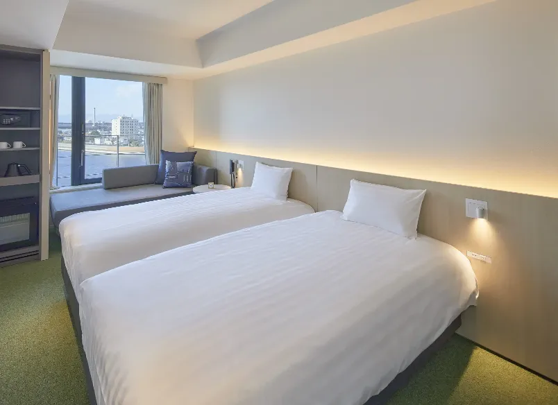 Triple Harbour View Family Room (With Sofa Bed)