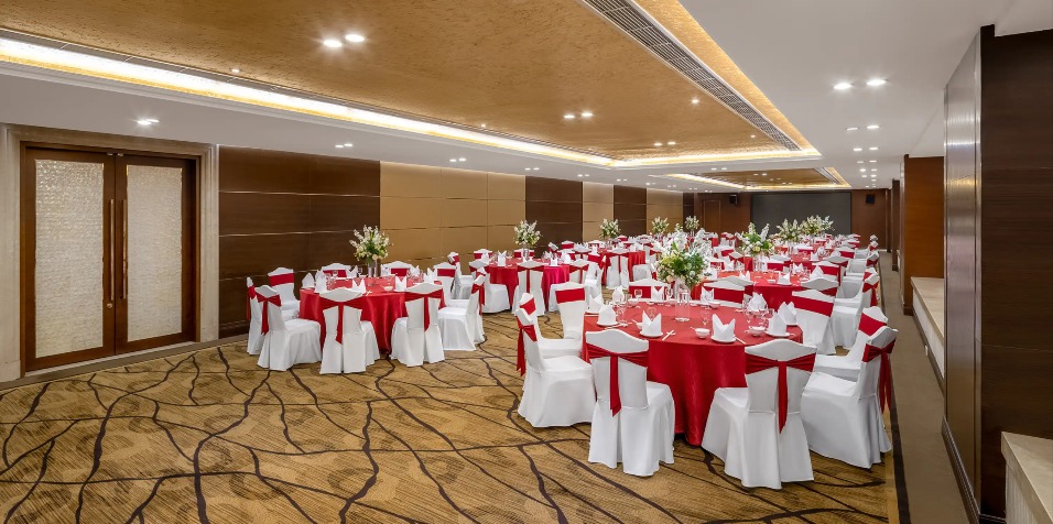 The Dorsett Chengdu offers an elegant and spacious banquet venue perfect for weddings and celebrations.